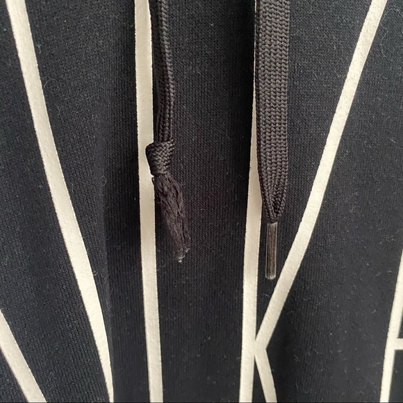 Nike Dri-Fit Logo Hoodie || M - Picture 4 of 6